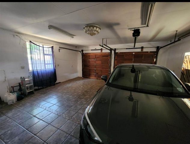 5 Bedroom Property for Sale in Lenasia South Gauteng