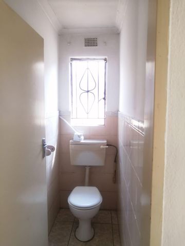 To Let 2 Bedroom Property for Rent in Protea Glen Gauteng