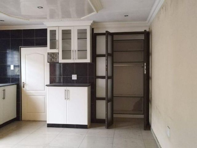 Room for rent in Meadowlands Gauteng. Listed by PropertyCentral