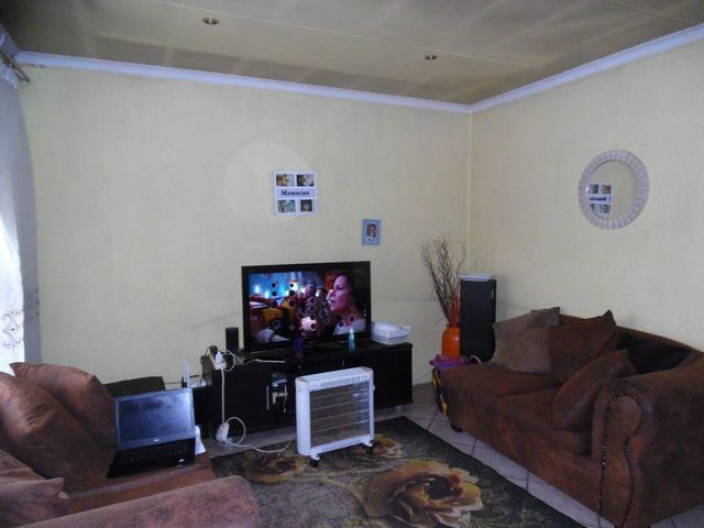 3 Bedroom Property for Sale in Dhlamini Gauteng