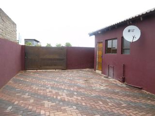 To Let 2 Bedroom Property for Rent in Protea Glen Gauteng