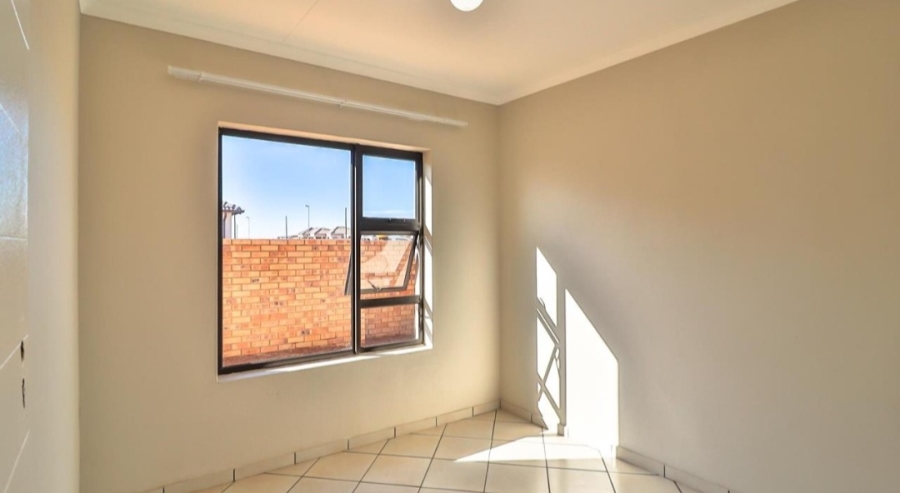 3 Bedroom Property for Sale in Windmill Park Gauteng