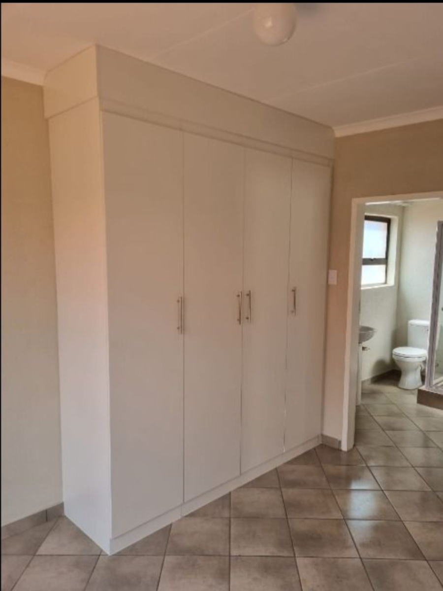 3 Bedroom Property for Sale in Windmill Park Gauteng