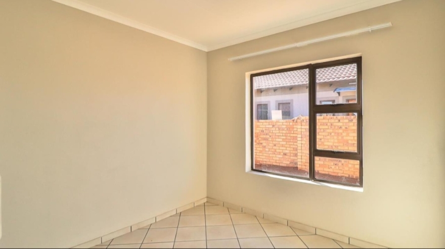 3 Bedroom Property for Sale in Windmill Park Gauteng