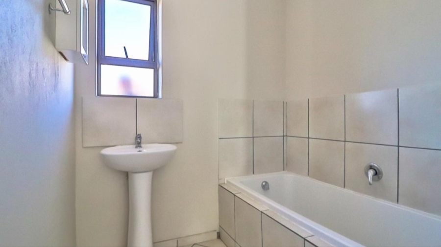 3 Bedroom Property for Sale in Windmill Park Gauteng