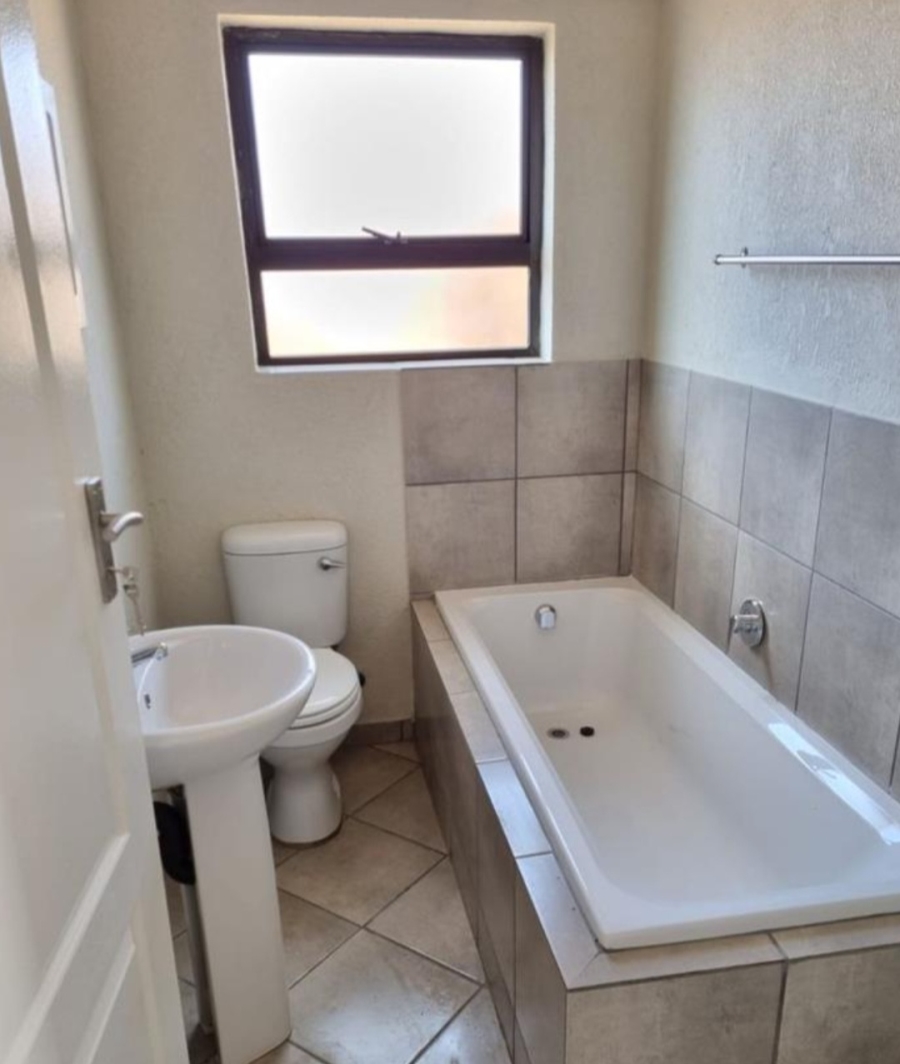 3 Bedroom Property for Sale in Windmill Park Gauteng