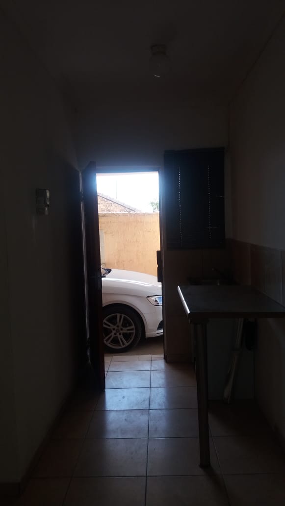 Room for rent in Ebony Park Gauteng. Listed by PropertyCentral