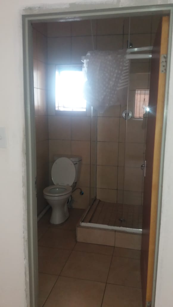 Room for rent in Ebony Park Gauteng. Listed by PropertyCentral