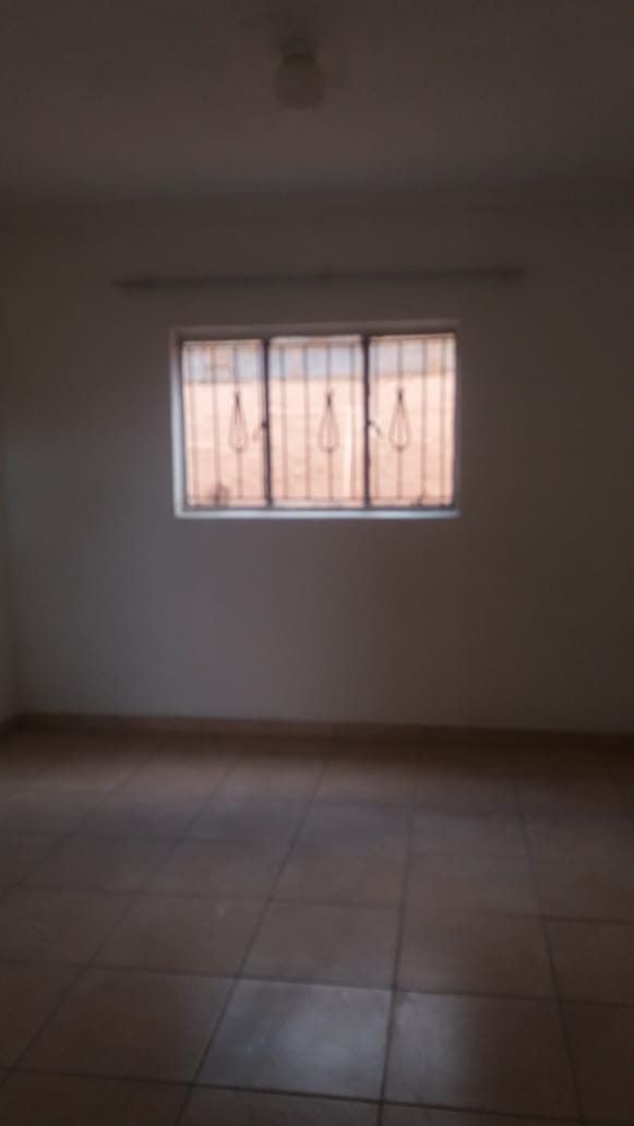 Room for rent in Ebony Park Gauteng. Listed by PropertyCentral