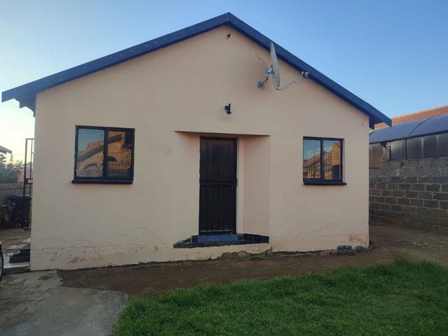 To Let 2 Bedroom Property for Rent in Emdeni Gauteng