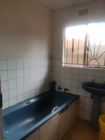 To Let 3 Bedroom Property for Rent in Mmesi Park Gauteng