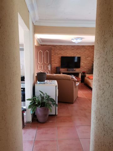 2 Bedroom Property for Sale in Meadowlands Gauteng