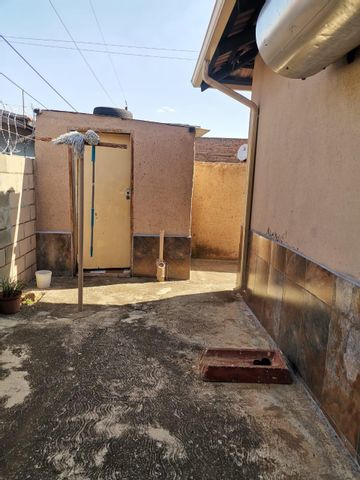 2 Bedroom Property for Sale in Meadowlands Gauteng