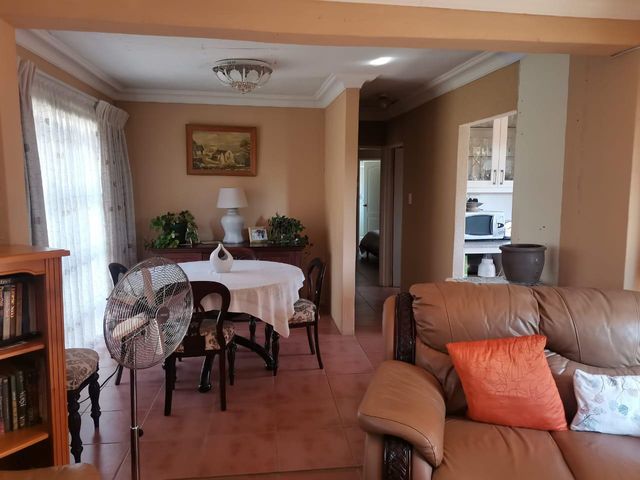 2 Bedroom Property for Sale in Meadowlands Gauteng