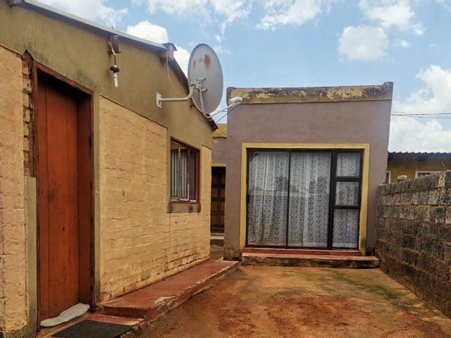 2 Bedroom Property for Sale in Bram Fischerville Gauteng