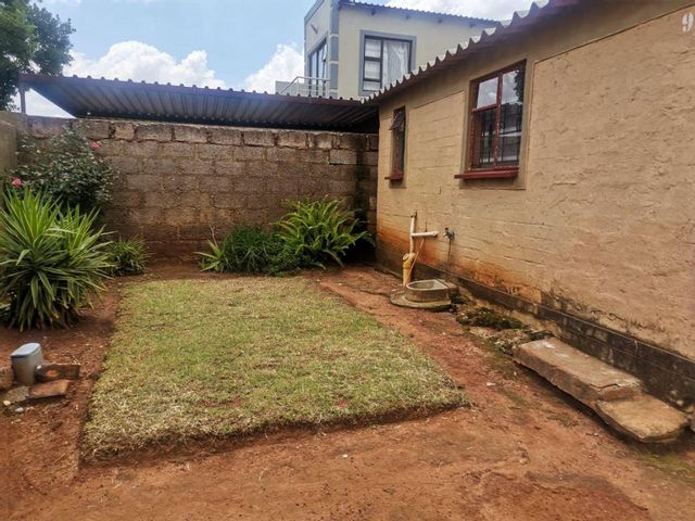 2 Bedroom Property for Sale in Bram Fischerville Gauteng