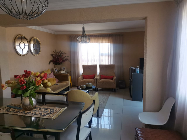 2 Bedroom Property for Sale in Meadowlands Gauteng