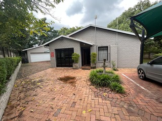 2 Bedroom Property for Sale in Vorna Valley Gauteng