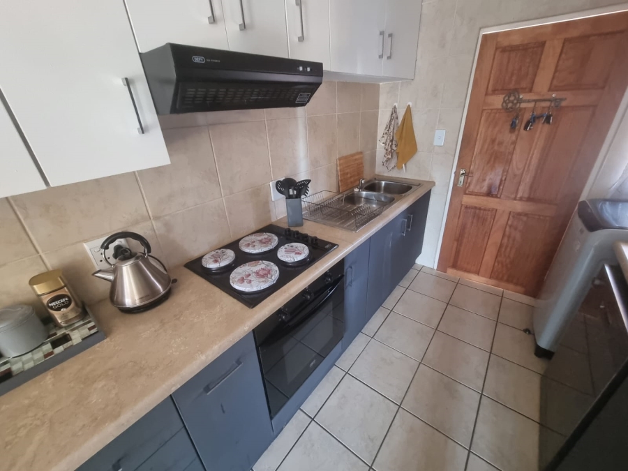 2 Bedroom Property for Sale in Greenhills Gauteng