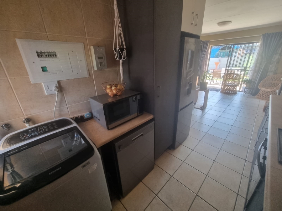 2 Bedroom Property for Sale in Greenhills Gauteng