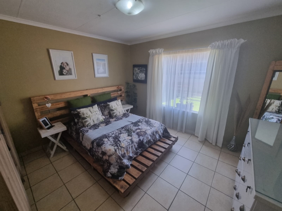 2 Bedroom Property for Sale in Greenhills Gauteng