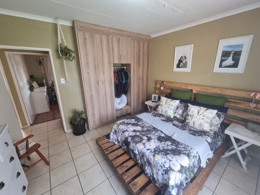 2 Bedroom Property for Sale in Greenhills Gauteng