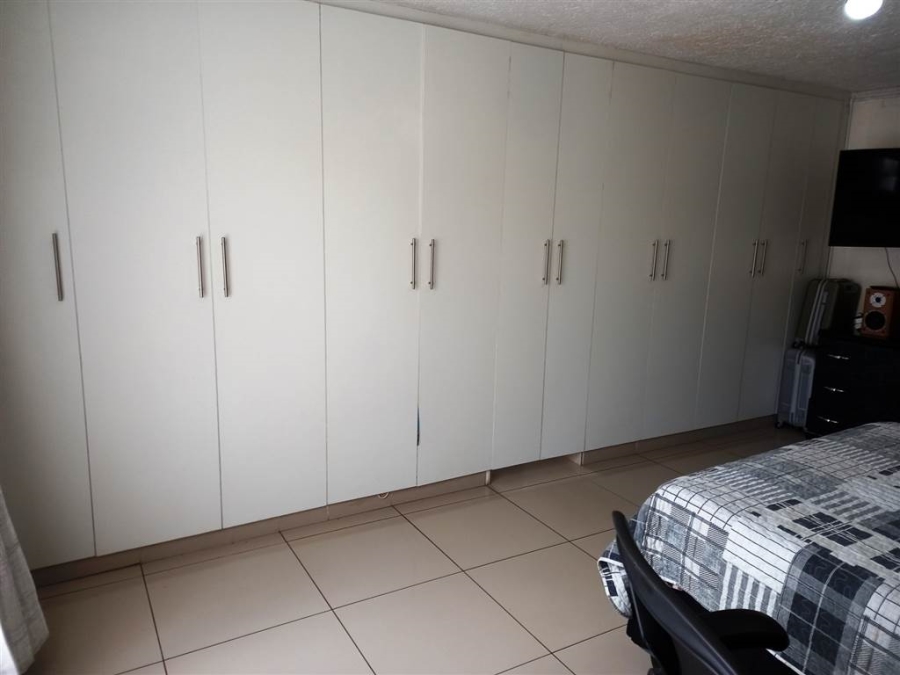 5 Bedroom Property for Sale in Ennerdale Gauteng