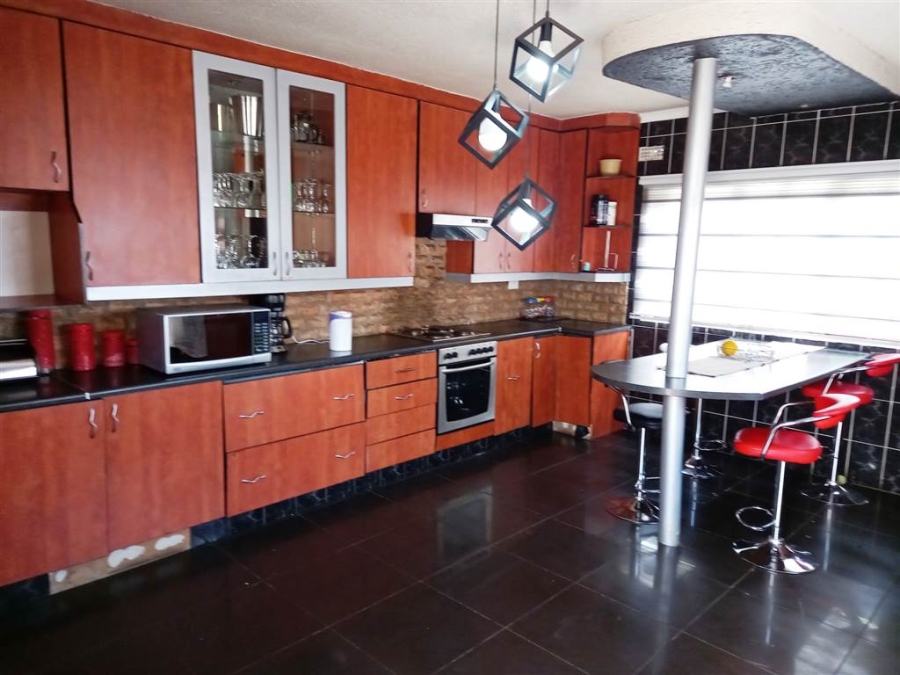5 Bedroom Property for Sale in Ennerdale Gauteng