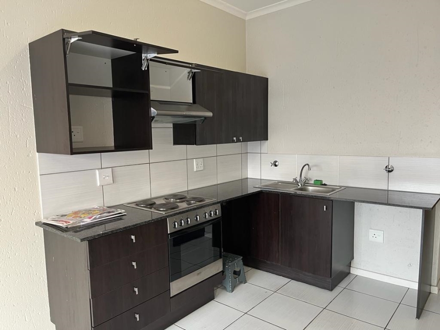 To Let 2 Bedroom Property for Rent in Paulshof Gauteng