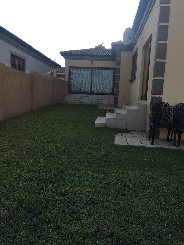 To Let 3 Bedroom Property for Rent in Thatchfield Estate Gauteng