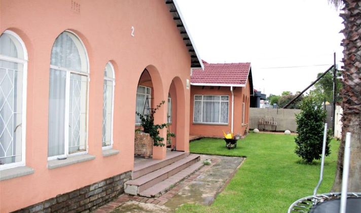 To Let 3 Bedroom Property for Rent in Fleurhof Gauteng