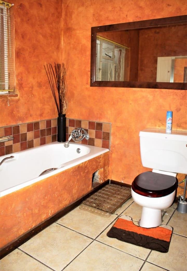 To Let 3 Bedroom Property for Rent in Fleurhof Gauteng