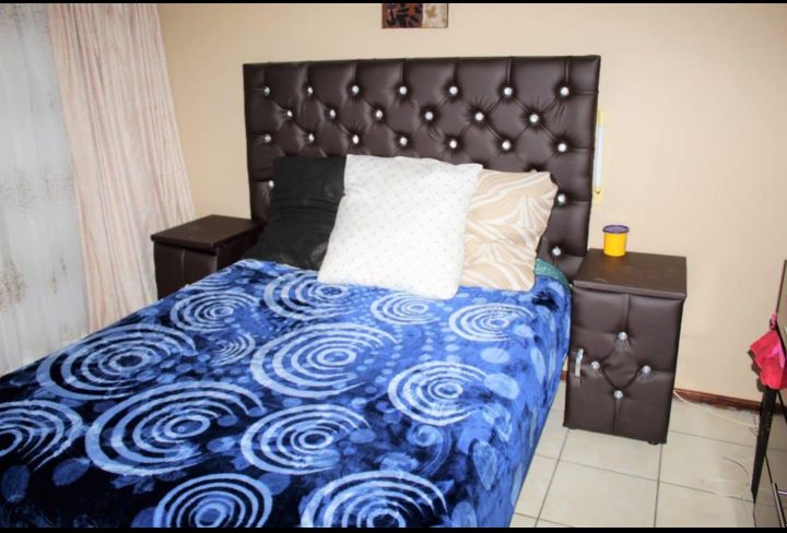 To Let 3 Bedroom Property for Rent in Fleurhof Gauteng