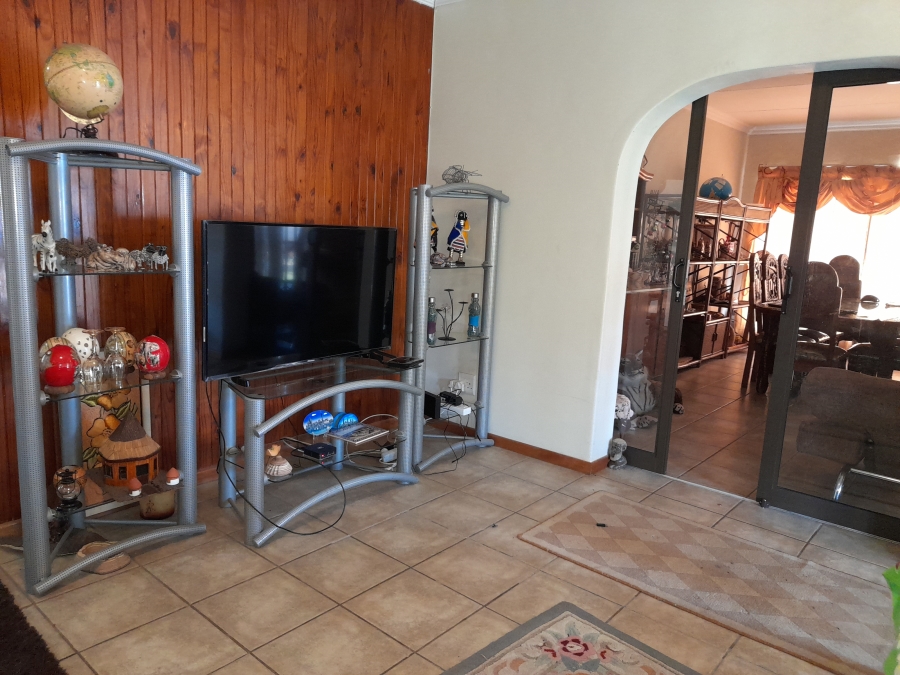To Let 3 Bedroom Property for Rent in Wilro Park Gauteng