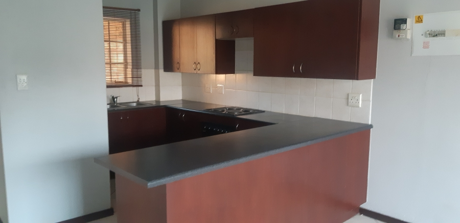 To Let 2 Bedroom Property for Rent in Honeydew Gauteng