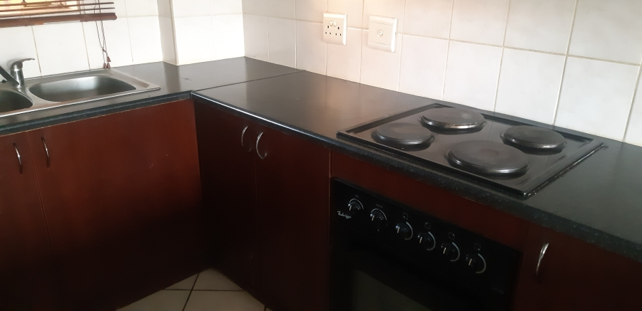 To Let 2 Bedroom Property for Rent in Honeydew Gauteng