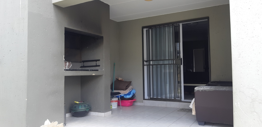 2 Bedroom Property for Sale in Wilgeheuwel Gauteng
