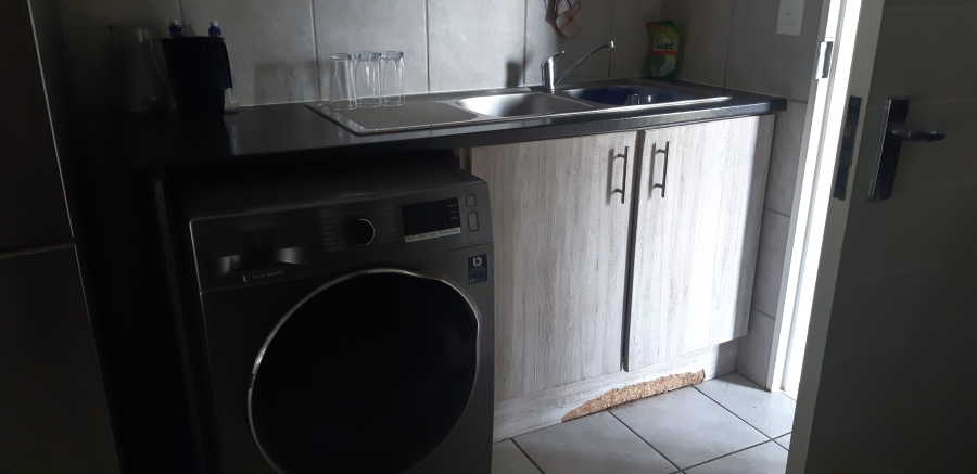 2 Bedroom Property for Sale in Wilgeheuwel Gauteng