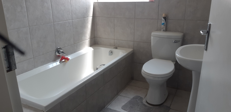 2 Bedroom Property for Sale in Wilgeheuwel Gauteng