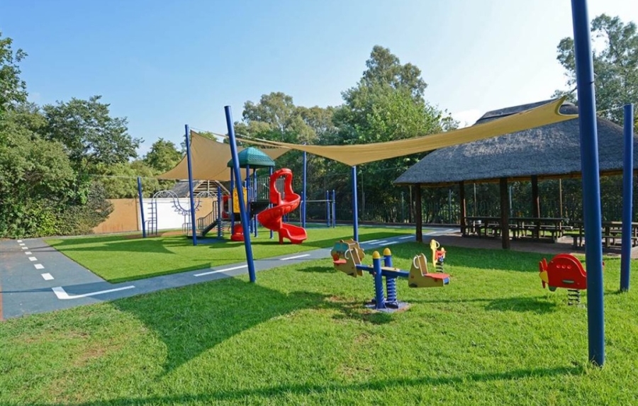 To Let 2 Bedroom Property for Rent in Douglasdale Gauteng
