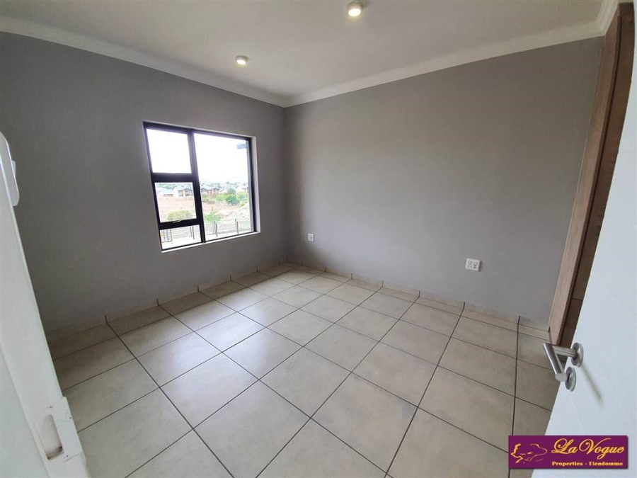 To Let 2 Bedroom Property for Rent in Six Fountains Estate Gauteng