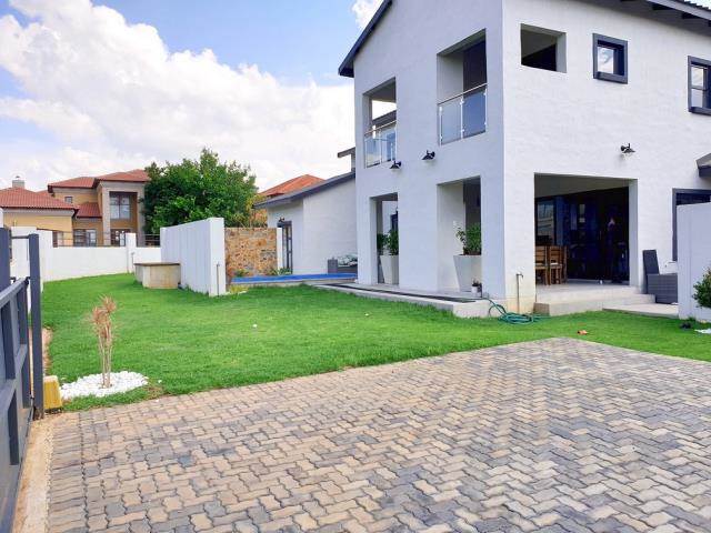 3 Bedroom Property for Sale in Olympus AH Gauteng