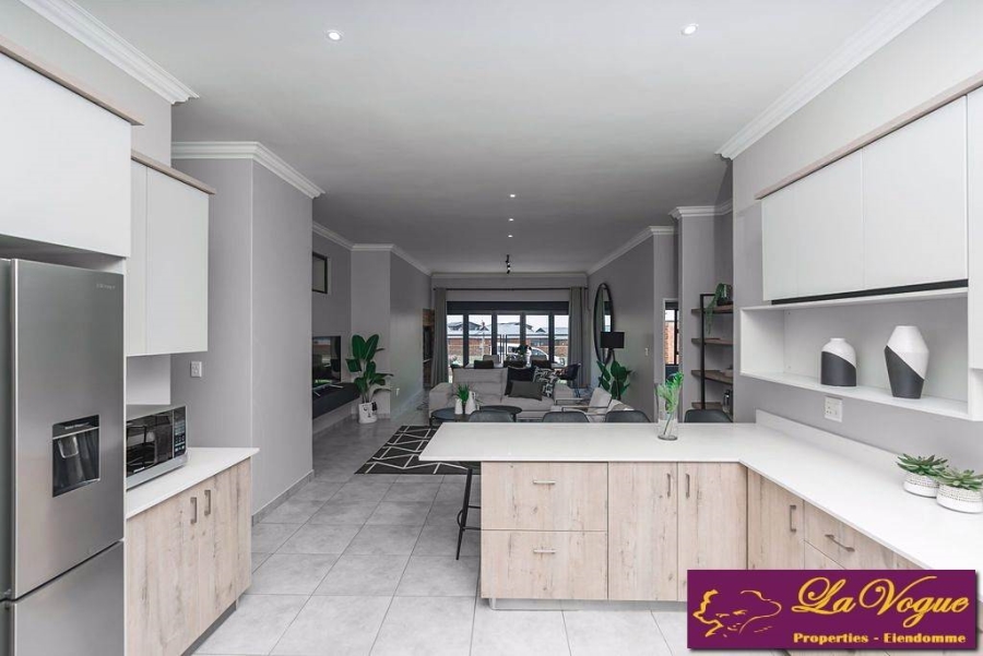 3 Bedroom Property for Sale in Six Fountains Estate Gauteng