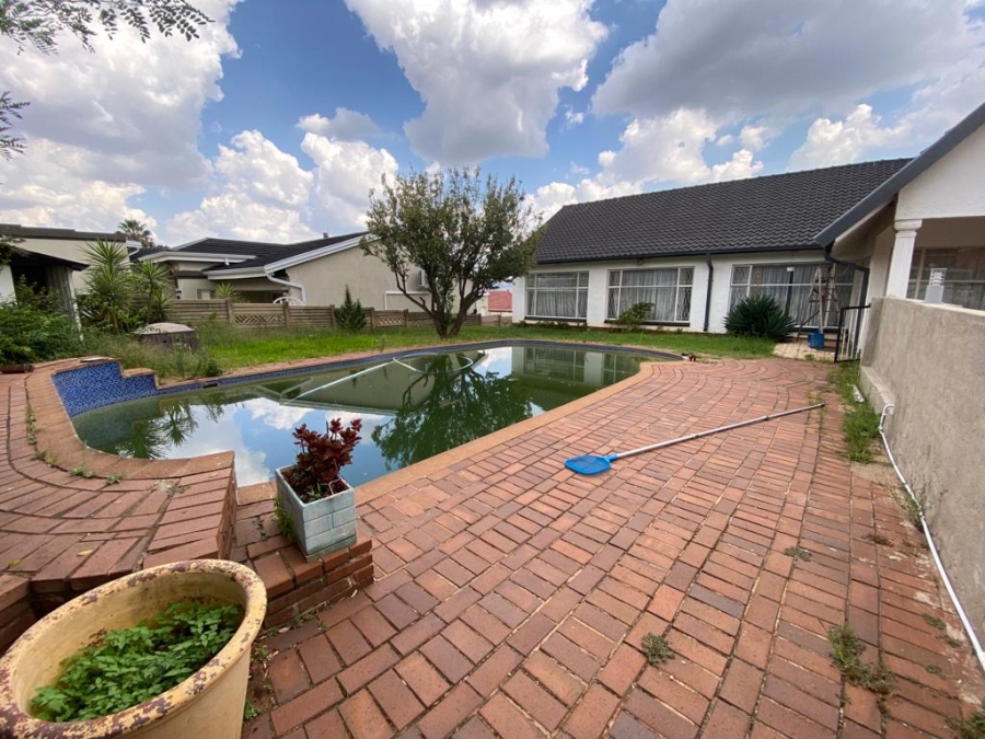 3 Bedroom Property for Sale in Bosmont Gauteng