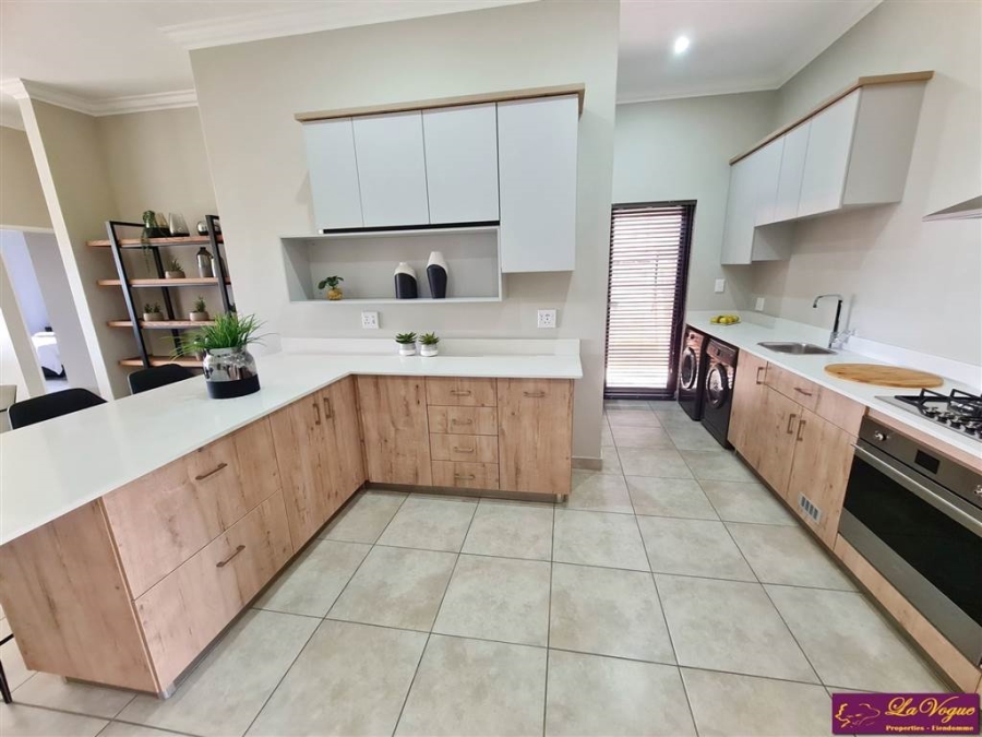 3 Bedroom Property for Sale in Six Fountains Estate Gauteng