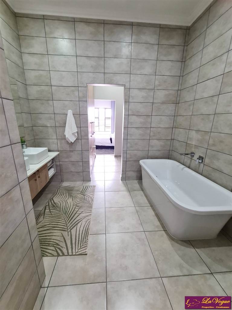 3 Bedroom Property for Sale in Six Fountains Estate Gauteng