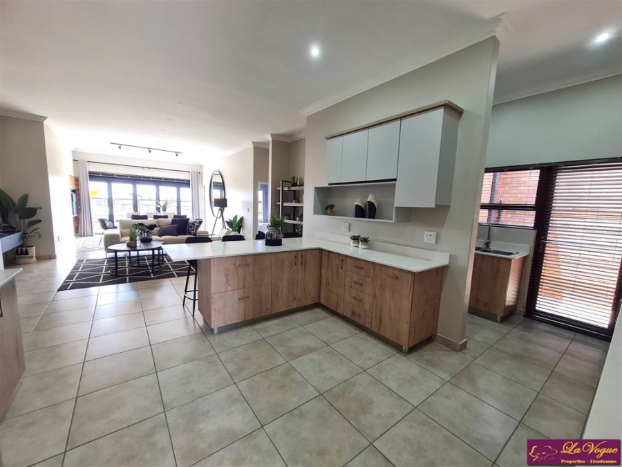 3 Bedroom Property for Sale in Six Fountains Estate Gauteng