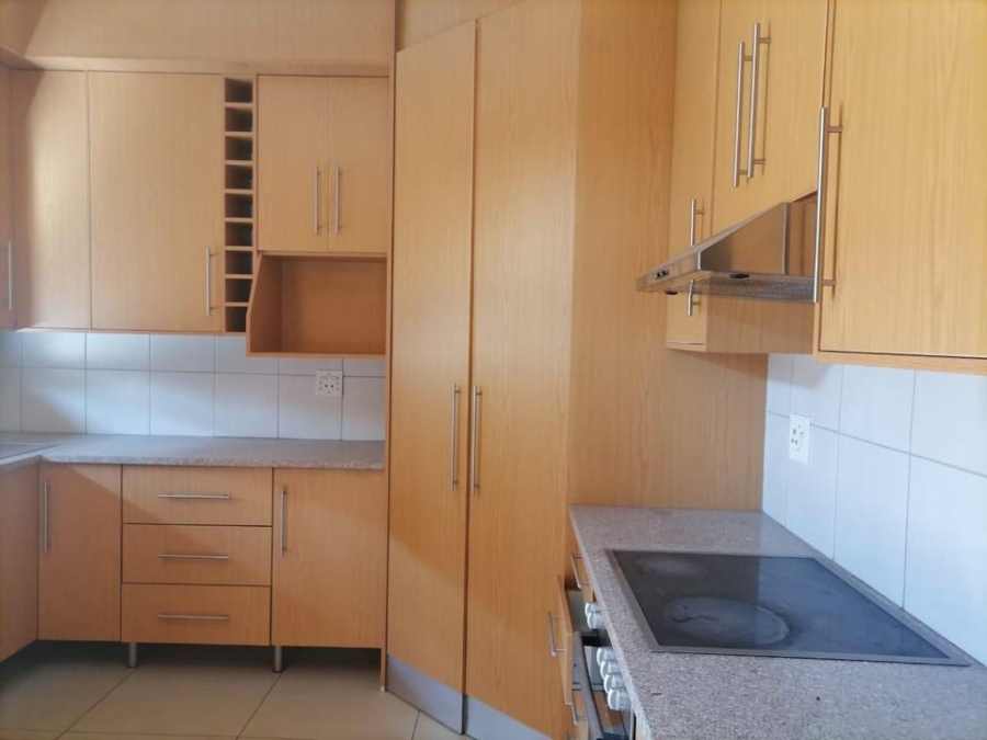 7 Bedroom Property for Sale in Clayville Gauteng