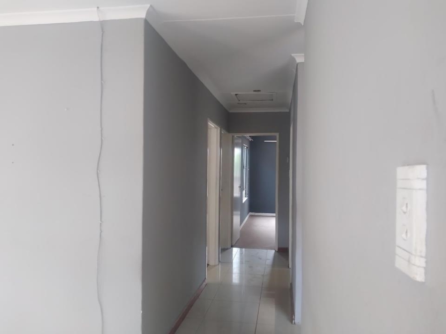 3 Bedroom Property for Sale in Clayville Gauteng