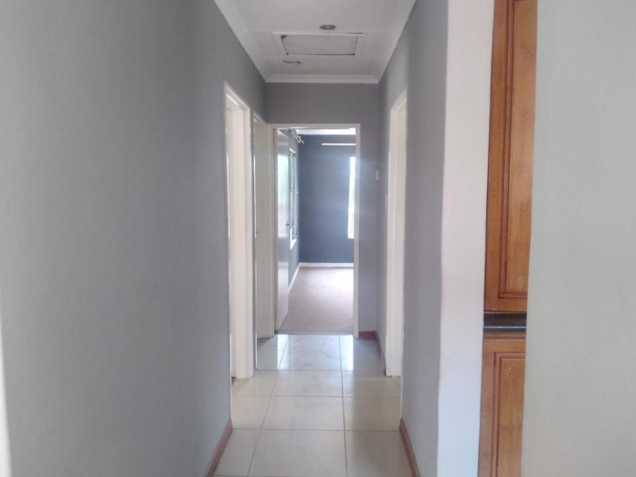 3 Bedroom Property for Sale in Clayville Gauteng